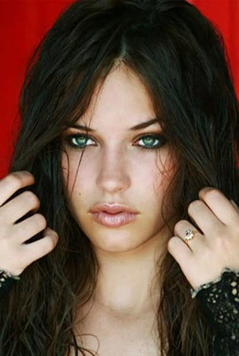 Alexis Knapp